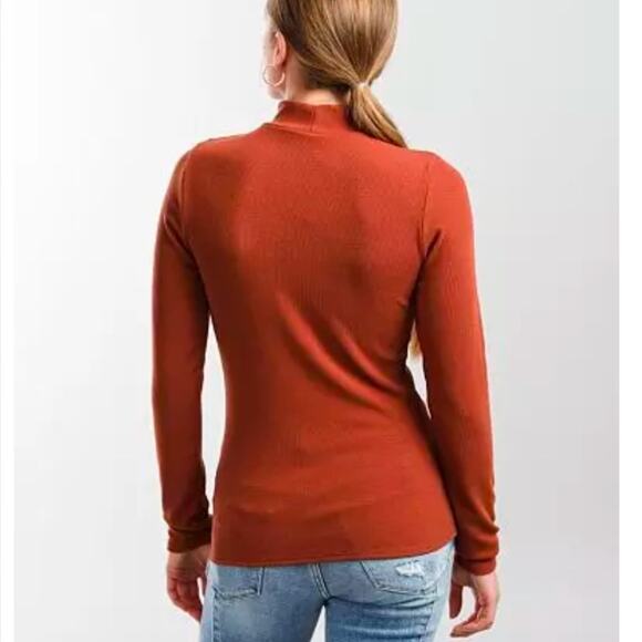 New RED BKE Long Sleeve Ribbed Mock Neck Rust Top Cutout Detail Women's SIZE XXL - Picture 2 of 8